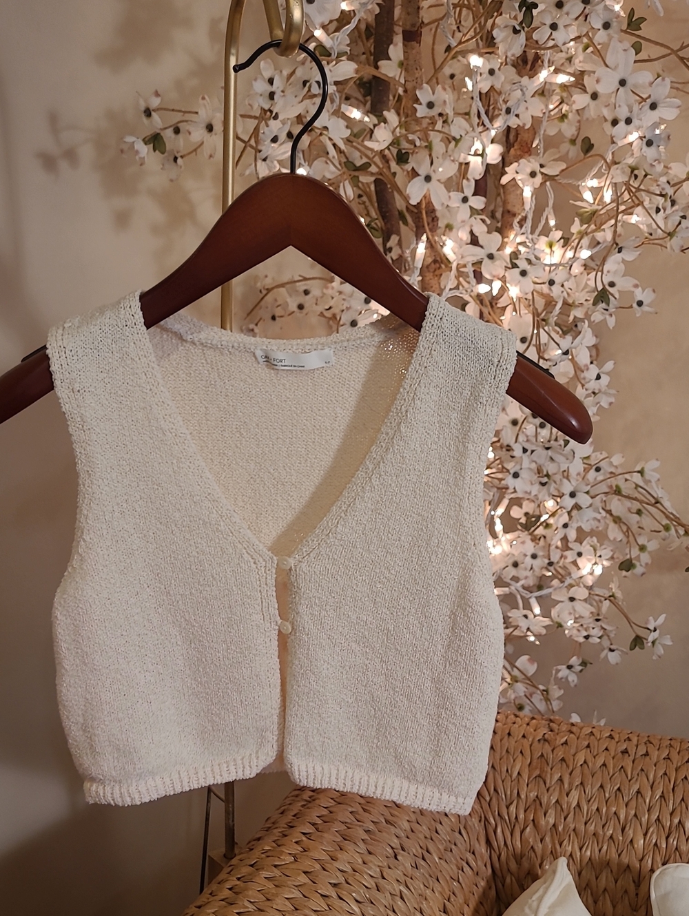Cream Knit Button-Front Women's Crop Vest